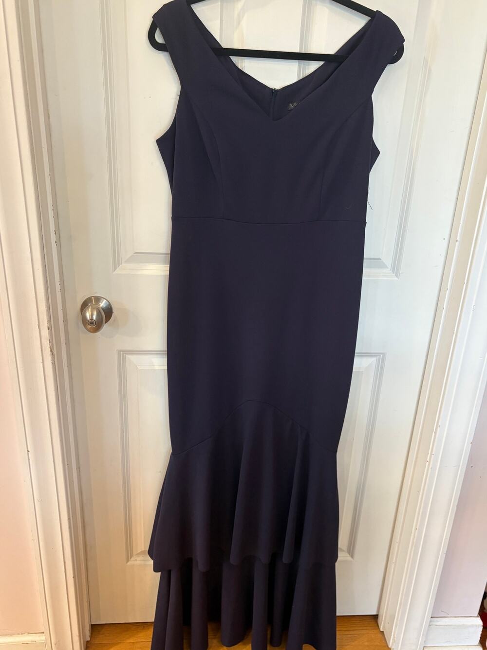 Navy Blue Fishtail Off the Shoulder Formal Gown Size 10US 42E